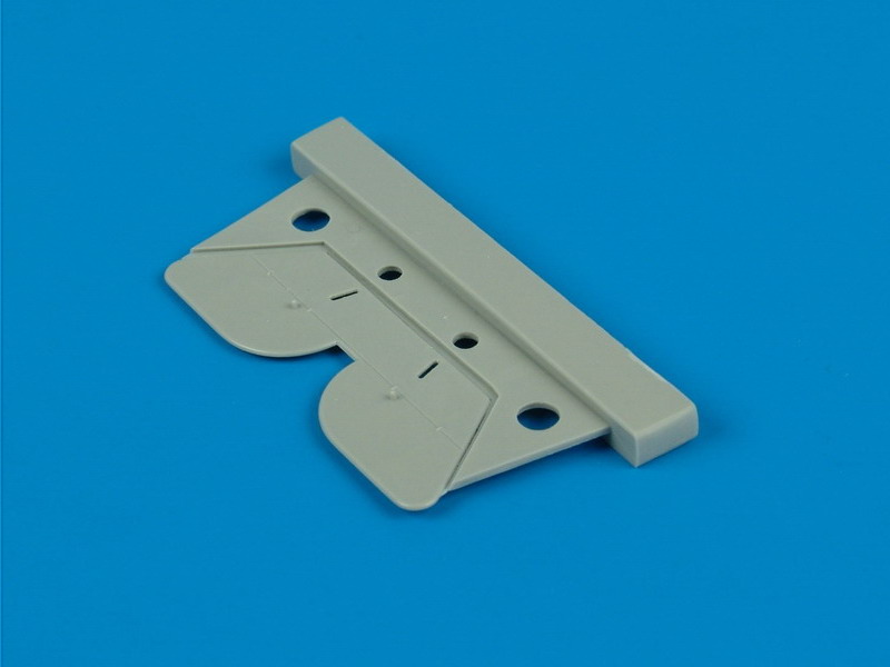 QB72135 Nieuport Ni-17 tail area 1/72